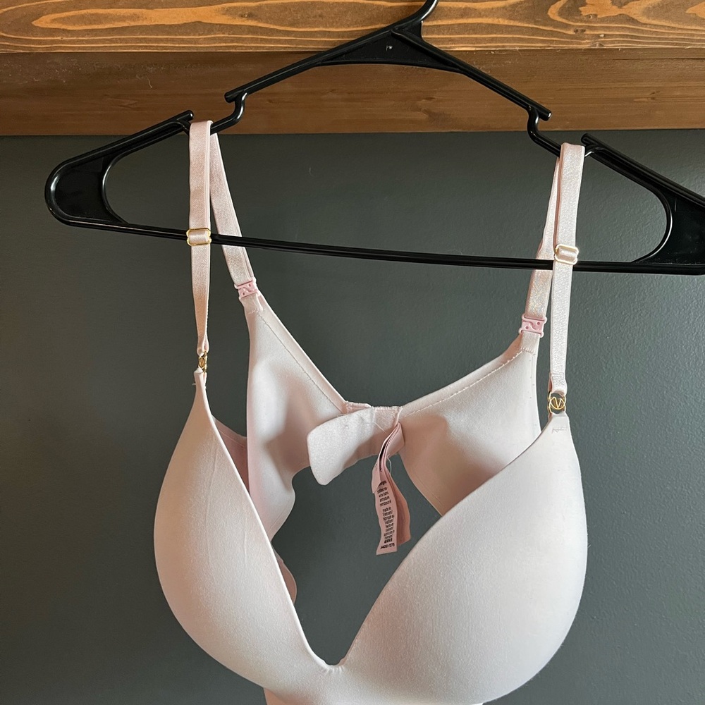 Victoria's Secret Pink Underwire Bra with Molded Cups